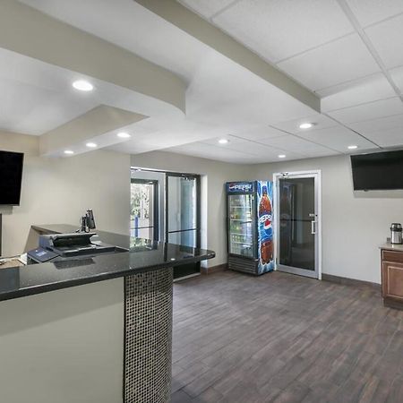 Knights Inn Bristol Levittown Exteriör bild