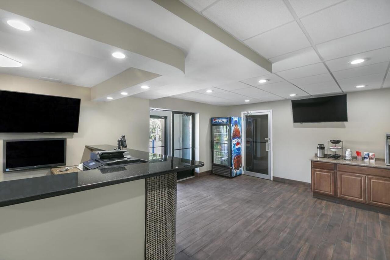 Knights Inn Bristol Levittown Exteriör bild