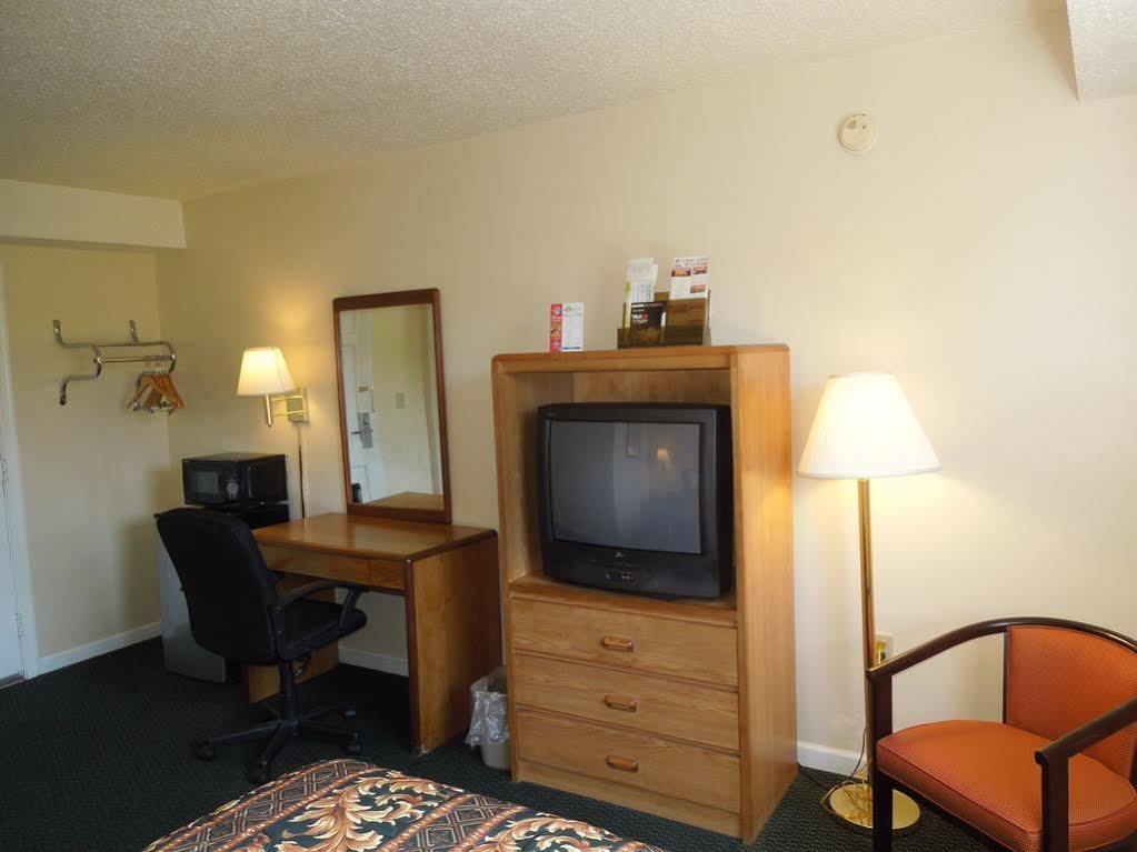 Knights Inn Bristol Levittown Exteriör bild
